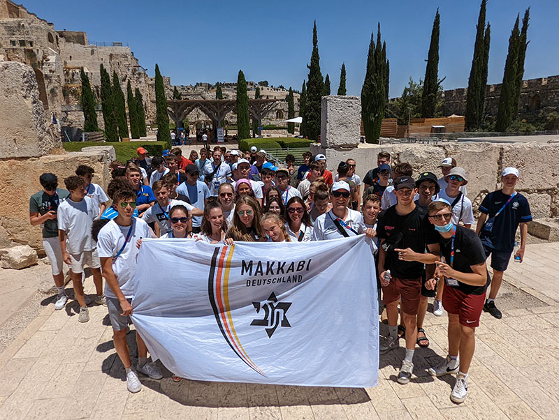 MAKKABI Germany athletes at the 2022 Maccabiah in Israel pose for a group photo.