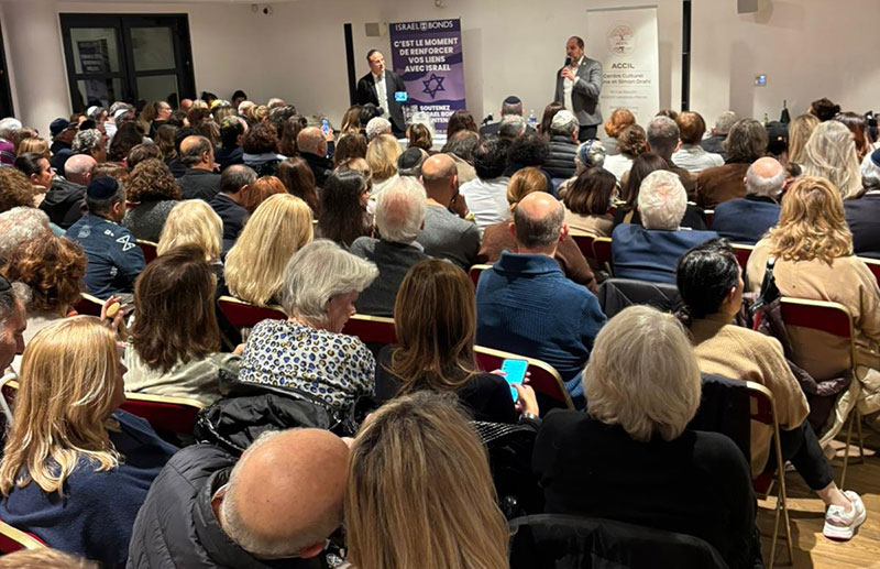 In Paris, nearly 250 guests filled the ACCIL Center in Levallois for an evening of thoughtful discussion and insight with author and commentator Gilles-William Goldnadel.