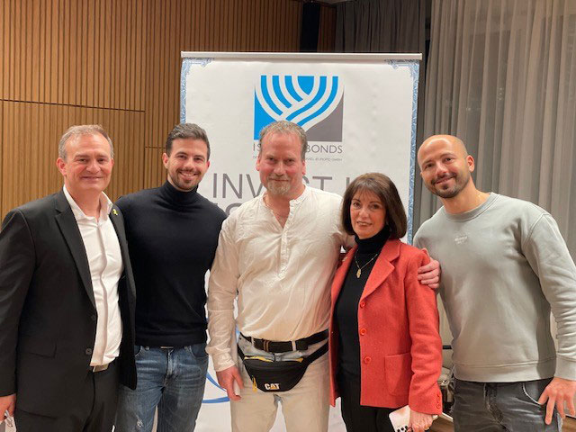 Michael Grauss, Leon Spanier, Olli Kos, Hanita Ajnwojner and Sergei Spanier