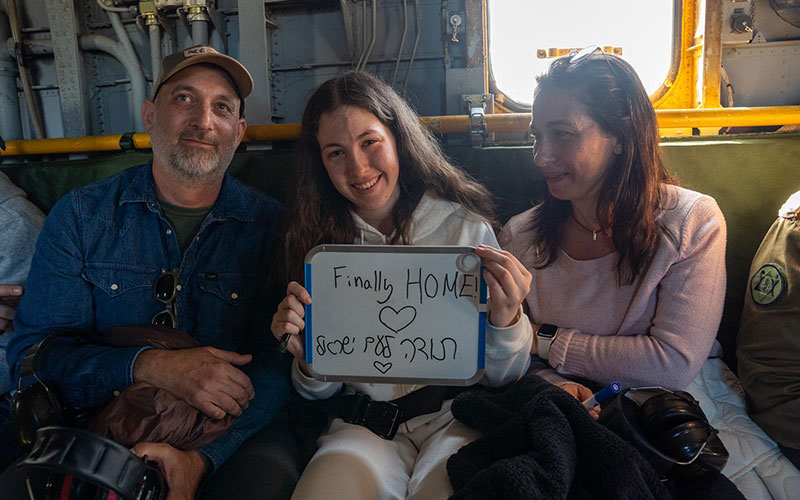 Homecoming: Naama Levy returned to Israel after 477 days in Hamas captivity and reunited with her family. (IDF Spokesperson's Unit / CC BY-SA 3.0)