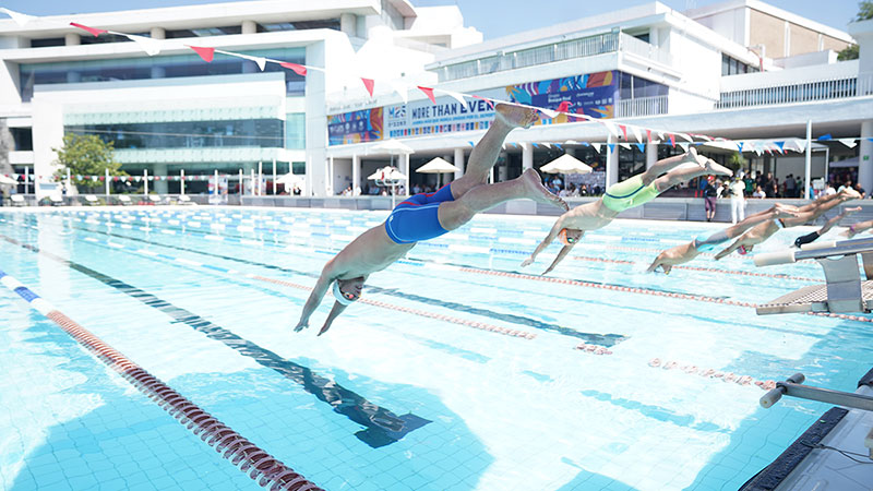 Alberto Tawil dives into training at Mexico’s CDI sports complex in preparation for the 22nd Maccabiah Games. Photo courtesy of Centro Deportivo Israelita – CDI